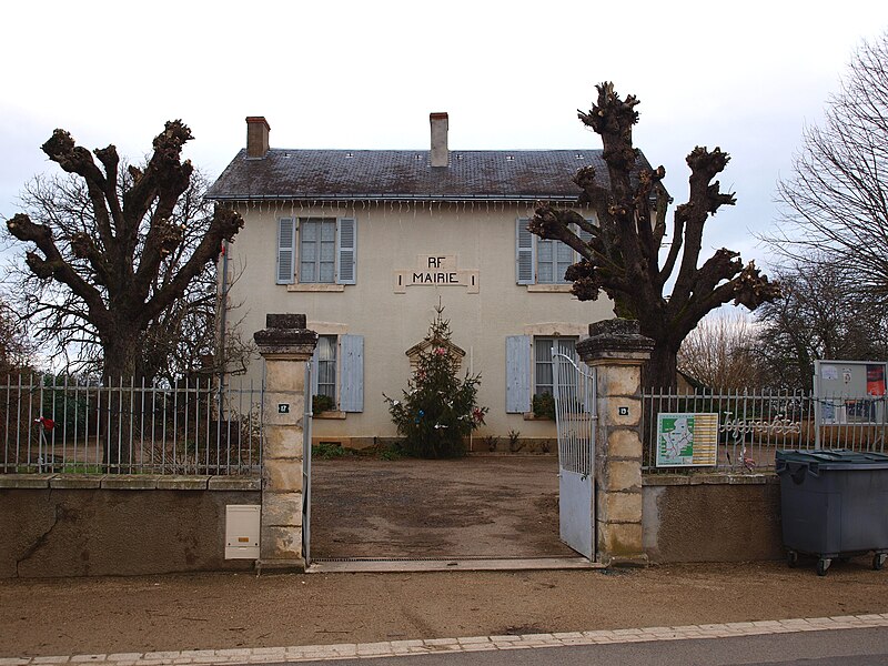 File:Lys-Saint-Georges-FR-36-mairie-08.JPG