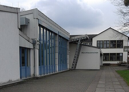 Münchhasuenschule Bodenwerder1 (cropped)