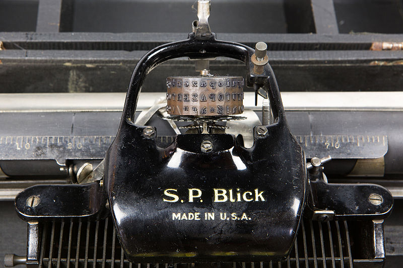 File:Machine à écrire Blick "détail de tête".jpg