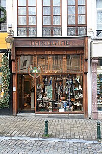 Výkladec obchodu La Marjolaine storefront, který navrhl Léon Sneyers (1904)