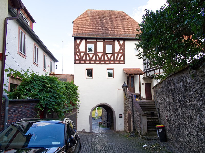 File:Maintor, Groß-Steinheim, Am Maintor 7, Ortsseitig.jpg