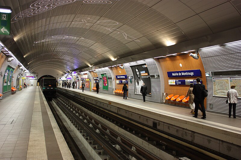 File:Mairie de Montrouge - Paris Metro 5714.JPG