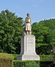Statue à Tournon-sur-Rhône