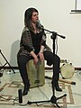 Marinella Roda' canta e suona le percussioni al Miramare di Reggio Calabria.jpg