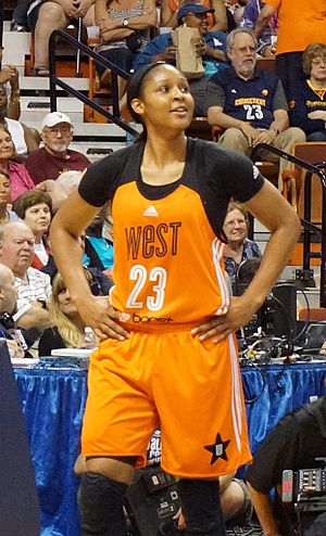 Maya Moore: Biographie, Université du Connecticut, WNBA