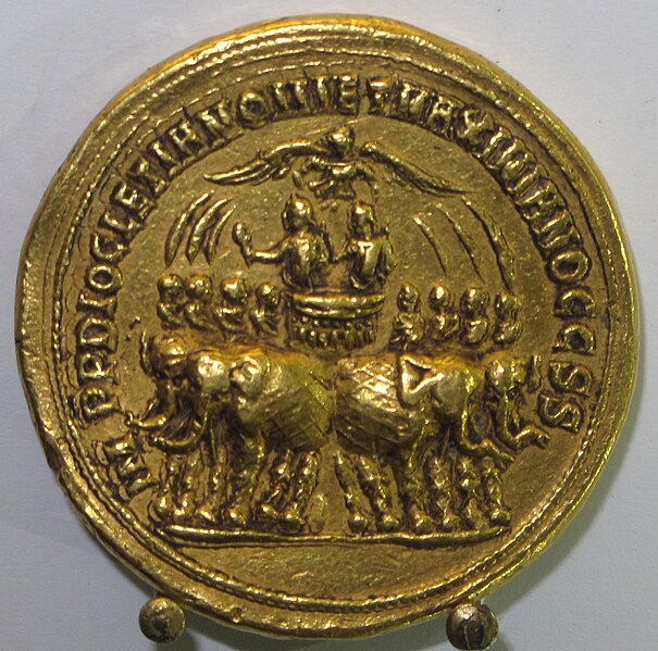 File:Medaglione di diocleziano e massimiano ercole, oro, con quadriga di elefanti, soldati e vittoria.JPG