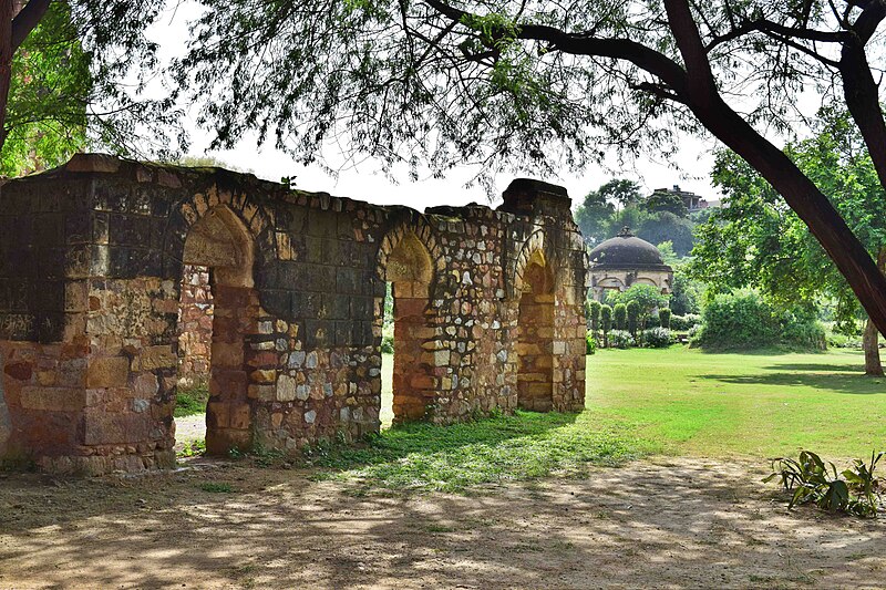 File:Mehrauli Archaeological Park, Mehrauli, Delhi, India, 2016 065.jpg