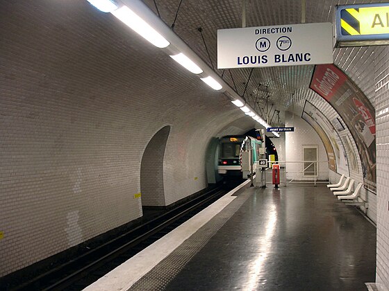 Сена метро. Станция метро Луи Блана. Парижский метрополитен. 7 Линия метро Париж. Paris Metro MF 88 Louis Blanc.