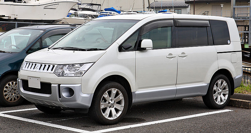 File:Mitsubishi Delica D5 003.JPG