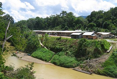 Fail:Modern Iban Longhouse.JPG