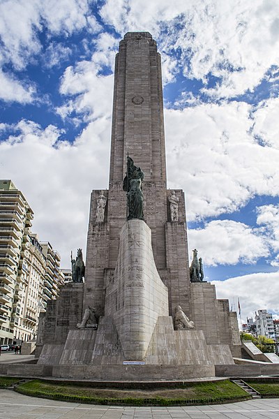 File:Monumento Nacional a la Bandera 01.jpg