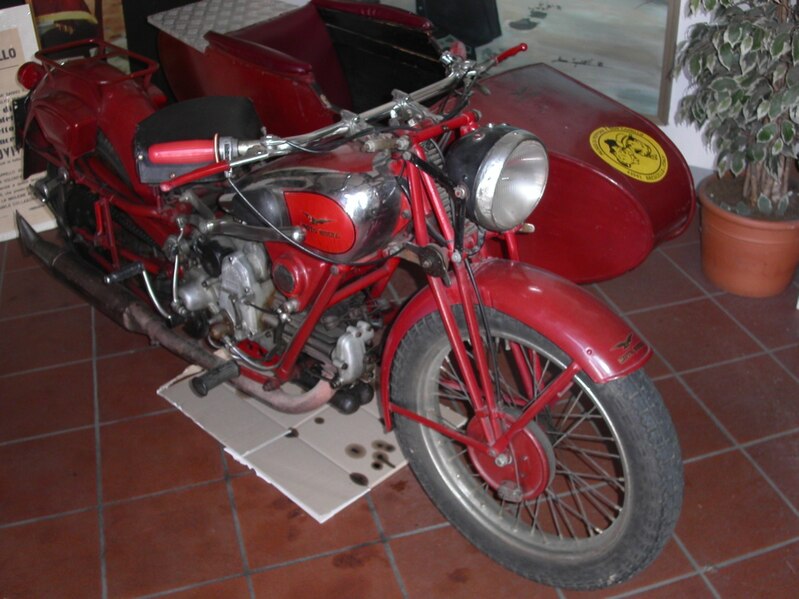 File:Moto Guzzi von Don Camillo.jpg