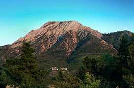 Monte Olimpo, una prominente y reconocible montaña de la cordillera, visible desde la mayor parte del norte del valle de Salt Lake.