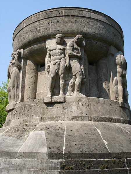 File:MuensterPromenadeEhrenmalEinigungskriege.jpg