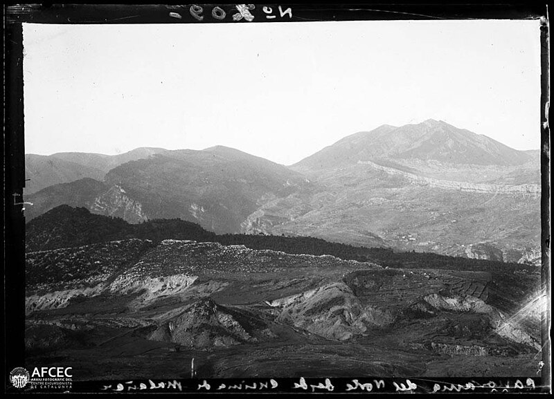 File:Muntanyes del Berguedà, vista des de Malanyeu cap a l'Oest (AFCEC VIDAL A 6104).jpg