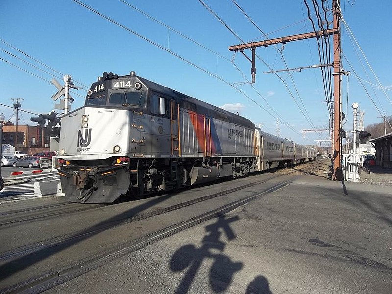 File:NJ Transit 4114.jpg