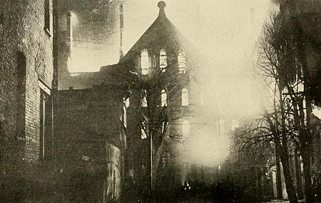 NewYorkStateCapitolonFire1911