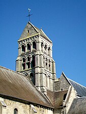 Nogent-sur-Oise: Vierungs­turm um 1100