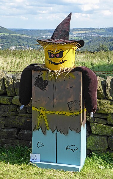 File:Norland Scarecrow Festival 2017 01.jpg