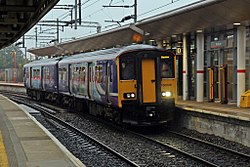 Northern Rail Class 150, 150228, Gleis 0, Bahnhof Stockport (geografisch 4525135) .jpg