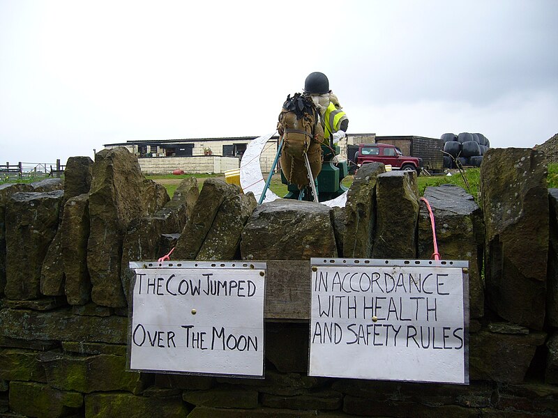 File:Northowram Scarecrow Festival 2015 20.jpg