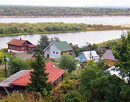 Oka River bank in Gorbatov.jpg