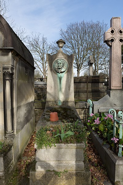 File:Père-Lachaise - Division 95 - Aigon 02.jpg