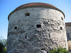 A múzeumnak helyet adó Kövér Margó bástya Tallinn óvárosában