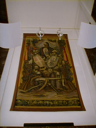 Tapestry in Presidential Hall with modern armor and weapons Palazzina reale, arazzo 05.JPG