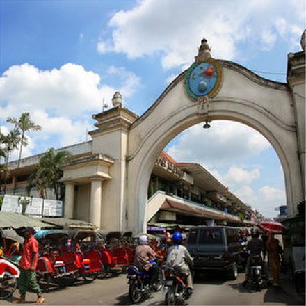 The gate of Pasar Klewer