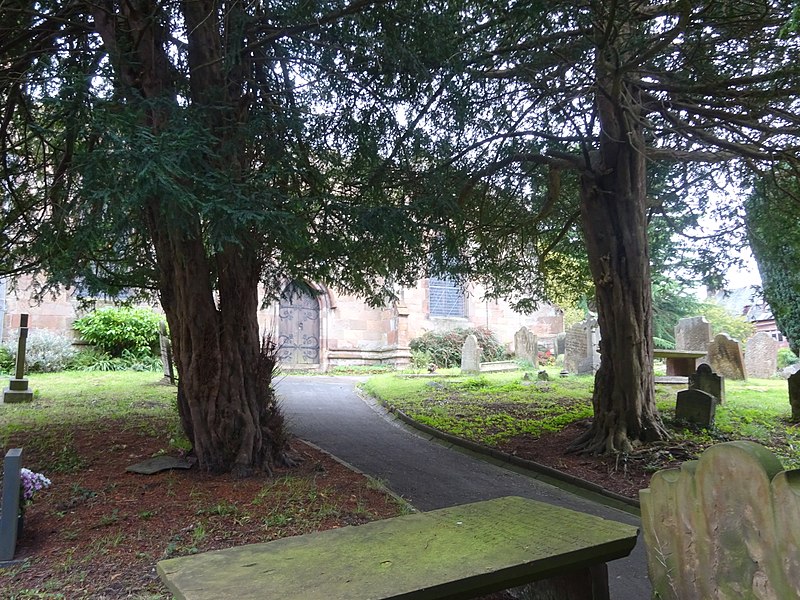 File:Penarlag - Church of St Deinol A Grade II* in Hawarden, Flintshire, Wales x67.jpg