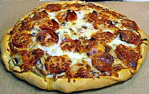 https://upload.wikimedia.org/wikipedia/commons/thumb/d/d1/Pepperoni_pizza.jpg/300px-Pepperoni_pizza.jpg