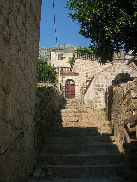 File:Perast street view 2.jpg