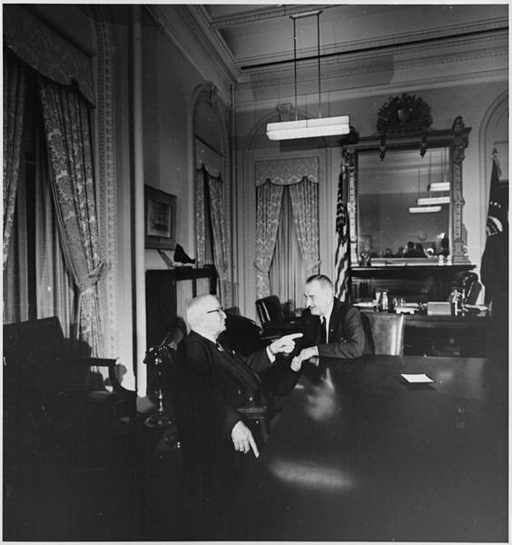 File:Photograph of former President Harry S. Truman conferring with President Lyndon B. Johnson, presumably at the White... - NARA - 200445.jpg