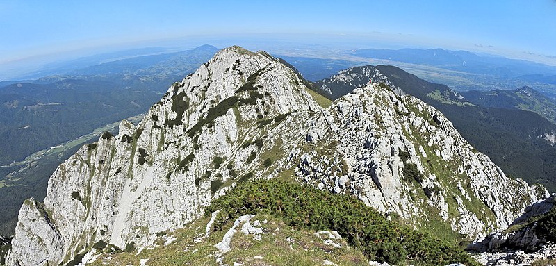 File:Piatra Craiului Mountains (46105748734).jpg