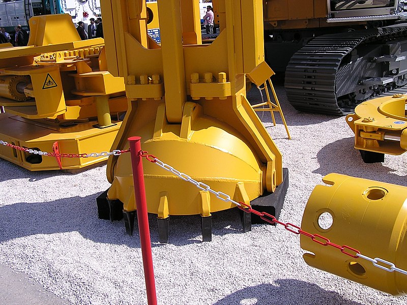 File:Pile digging tool.jpg