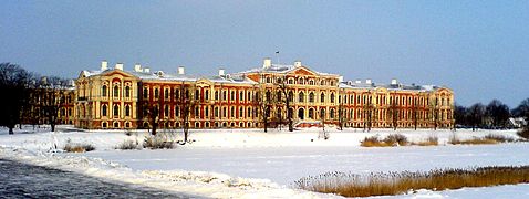 Palais Jelgava (Mitau), des bords de la Lielupe
