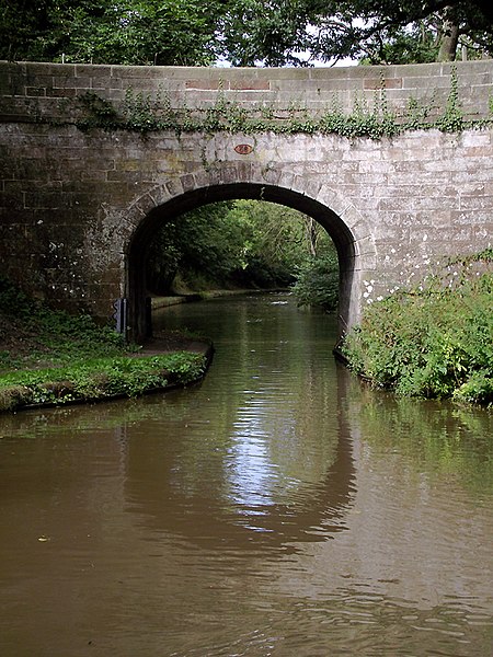 File:Plardiwick Bridge near Gnosall Heath, Staffordshire