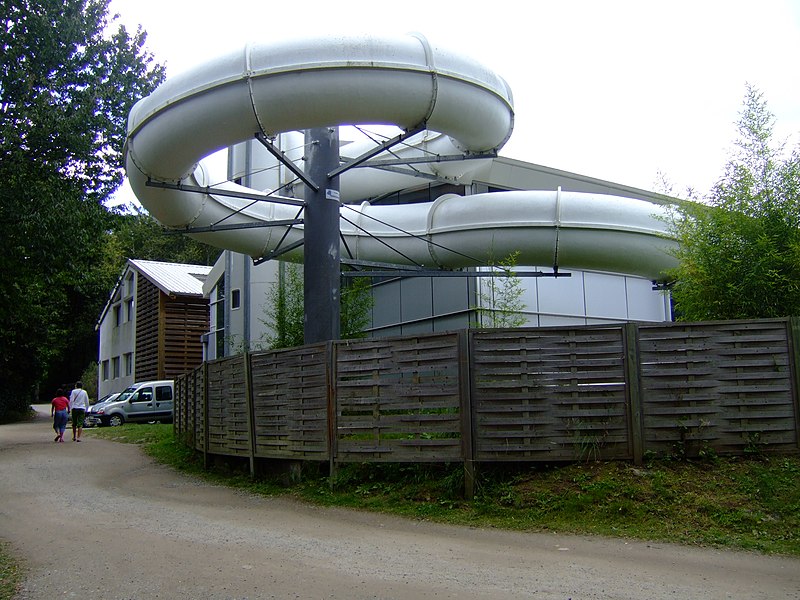 File:Pool Slide - panoramio.jpg