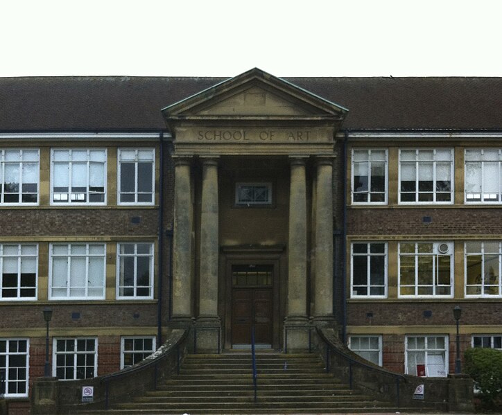 File:Portal of Guildford School of Art.jpg