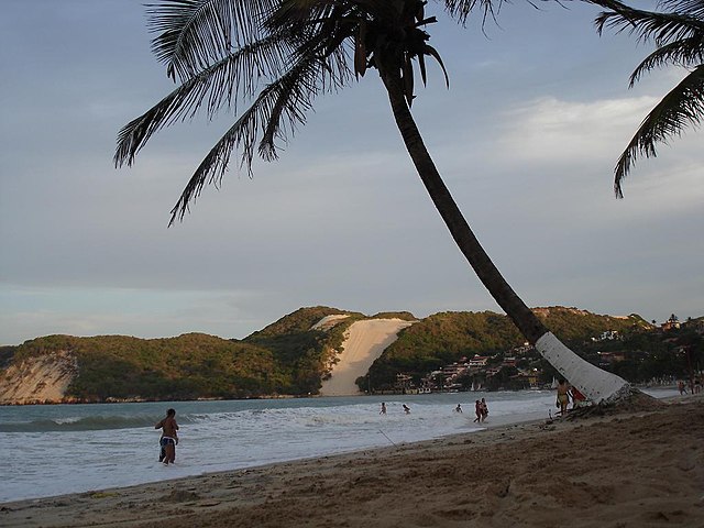 File:Praia de Ponta Negra e Morro do  - Wikimedia Commons