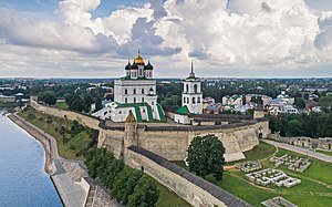 Pskov asv07-2018 Kremlin aerial7.jpg