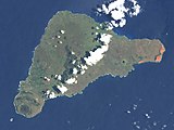 Поглед на Ускршњем острву из свемира, 2001. Поике полуострво је на десној страни.
