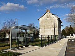 Abribus à côté de la gare.