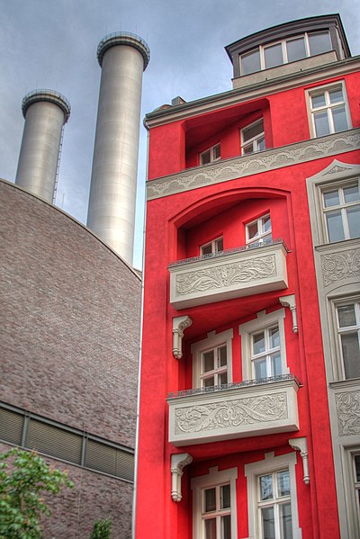 File:Red house and chimneys (167902857).jpg