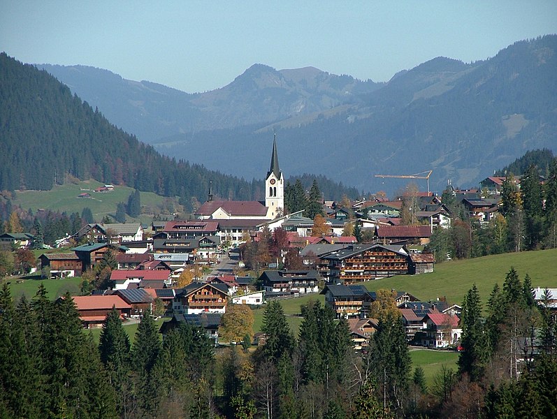 File:Riezlern - panoramio (1).jpg