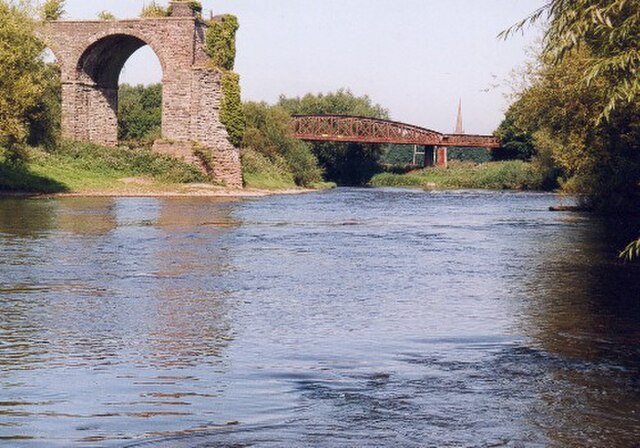 The bridge in the background is the iron bridge which was opened in 1874 to allow the line to reach Monmouth Troy