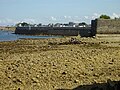 Roscoff : la digue menant à la passerelle d'embarquement pour l'île de Batz