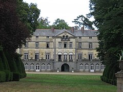 Façade du château de Largentaye.