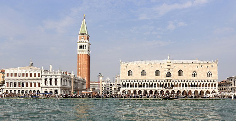 Дворец дожей, кампанила собора Святого Марка и библиотека Марчиана в Венеции